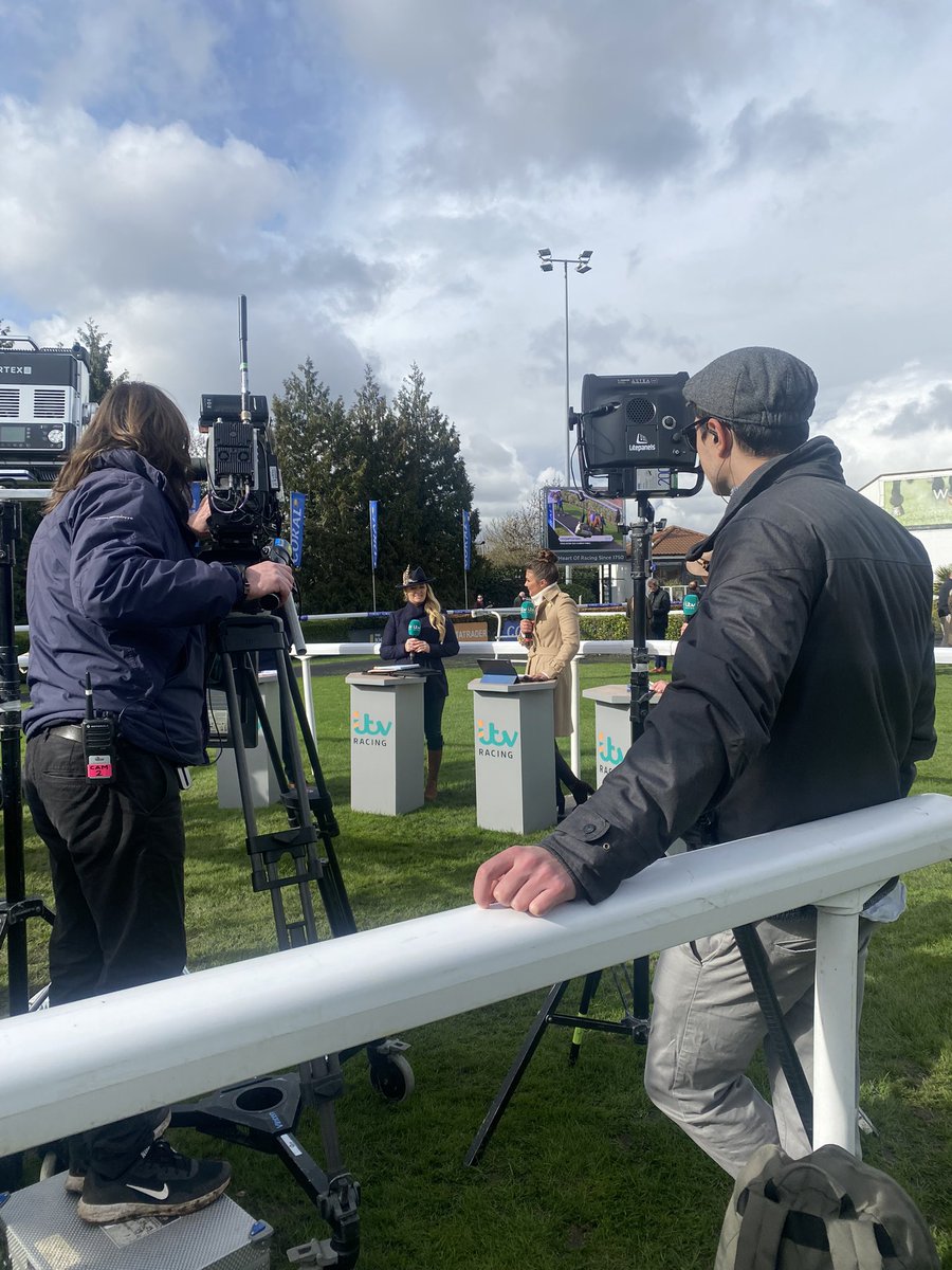 stokes_charl's tweet photo. Excellent day with ITV at Kempton races. Learning lots inside the gallery, behind the cameras and on the (soft) ground- new terminology! #JUSplacement https://t.co/hhK8fFpXyV