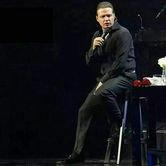 radiosolemio's tweet photo. #CoroLuisMigueleroenPeru

 Cómo no te voy a querer
Cómo no te voy a querer
Si eres nuestro Sol querido
Nuestro Rey bonito
Que nos vino a ver.

#ClubamigosdeLuisMiguelPerú
@luismiguel https://t.co/WoicDWGTuF
