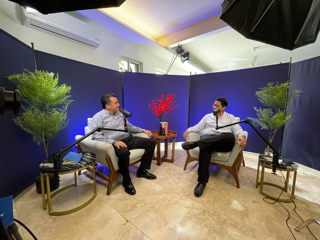 ESTUDIA

No hay nada peor que un abogado que no estudia, que no se actualiza, que no se encuentra al tanto de los principales cambios a nivel legislativo y jurisprudencial, en fin, un abogado que desdeña su profesión. 

Desde la trinchera en la que nos encontremos, sea servicio