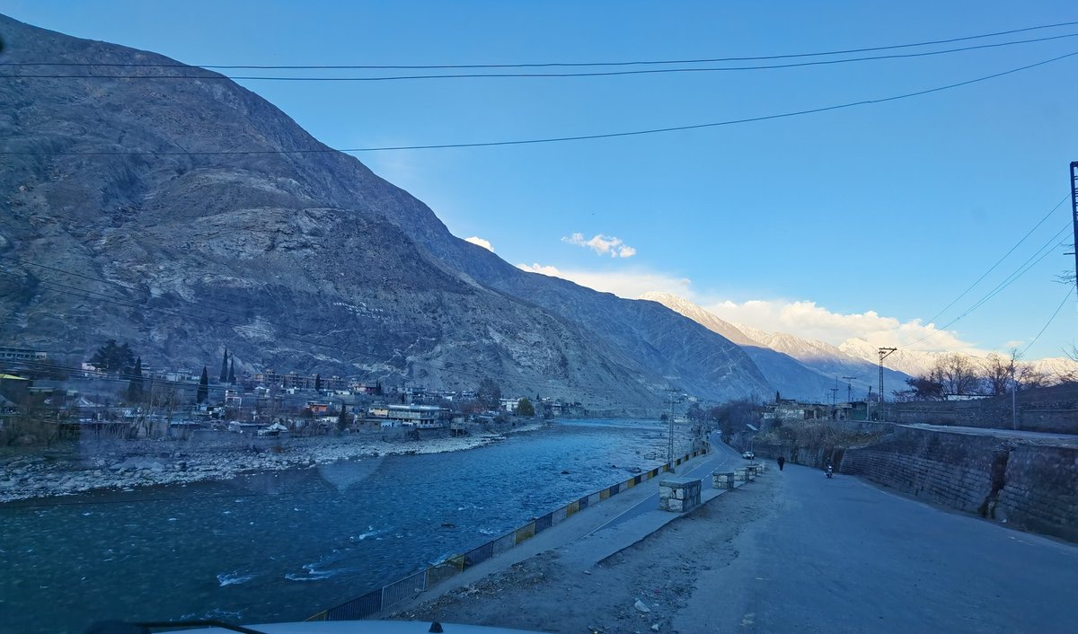 successfulsun's tweet photo. #GilgitRiver #GilgitBaltistan https://t.co/hNJRLol4Sn