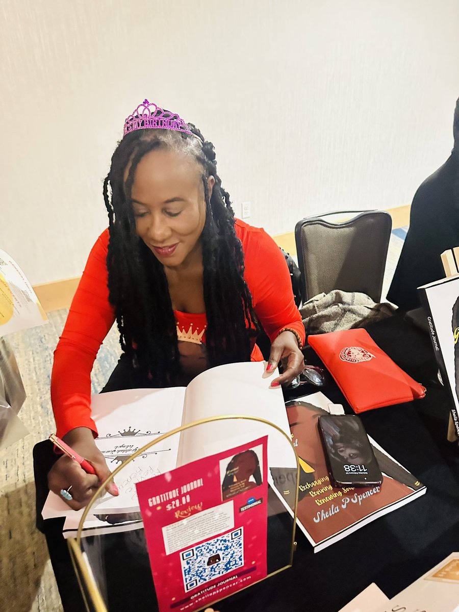 ASALH's tweet photo. The distinguished authors at our Book Signing event are engaging with readers and celebrating Black History and the arts! Author @CustomMade7 shares the importance of self-care in her highly popular gratitude journal.  #ASALH #CarterGWoodson #BlackHistoryLuncheon #ASALHArts https://t.co/5E40SkVfr3
