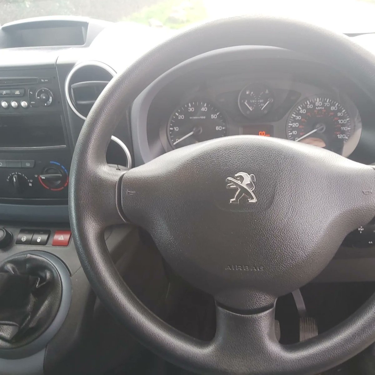 Great family car ! Peugeot 1.6HDi, Partner Partner Tepee, 2014 / 64 reg. Full service history, Feb 2025 MOT advisory free ! Drives great, loads of space! Power steering, Remote central locking, Electric windows and mirrors,  Airbags,  Alarm, immobiliser, Trip comp etc. £ 4,500.