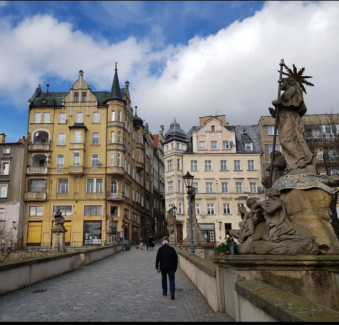 Fana43124688's tweet photo. SZL: Wapyn miasta #Kłodzko/#Kladsko/#Glatz nadoł krōl czeski Ottokar II miyndzy 1253 a 1278. Bōł jednak taki mōmynt we strzedniowieku,kej miasto przinoleżało do Ksiynstwa Ślōnskigo w rokach 1279-1290, kej miasto ôstało zajynte bez ślōnskigo princa wrocławskigo Henryka IV Probusa. https://t.co/dKpOQ6nXq9