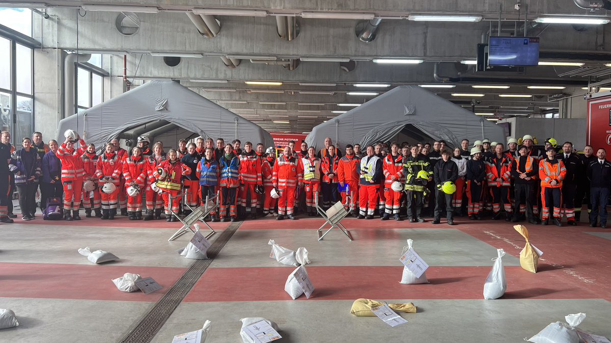 Feuerwehr Potsdam tweet media