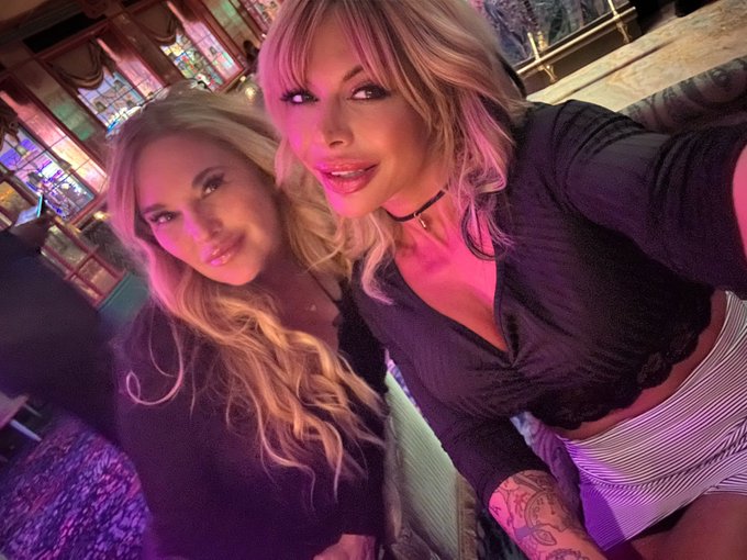 Had a fun night out with the gorgeous @LoveDaniLane 💕  Perfect way to end an amazing Vegas trip! https://t<a class="tags" target="_blank" title="On Twitter" href="/?out=eyJ0eXAiOiJKV1QiLCJhbGciOiJIUzUxMiJ9.eyJpYXQiOjE3MjEwMDAzNTEsImlzcyI6InR3cG9ybnN0YXJzLmNvbSIsIm5iZiI6MTcyMTAwMDM1MSwiZXhwIjoxNzUyNTM2MzUxLCJyZWRpcmVjdF91cmwiOiJodHRwczovL3R3aXR0ZXIuY29tL0xvdmVEYW5pTGFuZSJ9.y16UIVF486eV9HMH4x8wE192awQ4Ed7d4mQLoRBMDWt2HQpMqq9OUWFoNf8lvTQvNrwGQ9AIYvKq7FxoRWQR0A">@LoveDaniLane</a>
