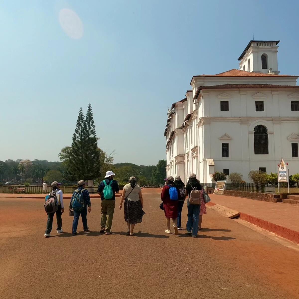 We feel pride and happy to serve #ASI , 
it's a Great learning experience 

Lots of love to the students who clapped at the end of the interaction session ❤️❤️❤️

That was Encouraging
#ChurchesofGoa 
#archaeologicalsurveyofindia #SakhaatGoa #Studiosakha
