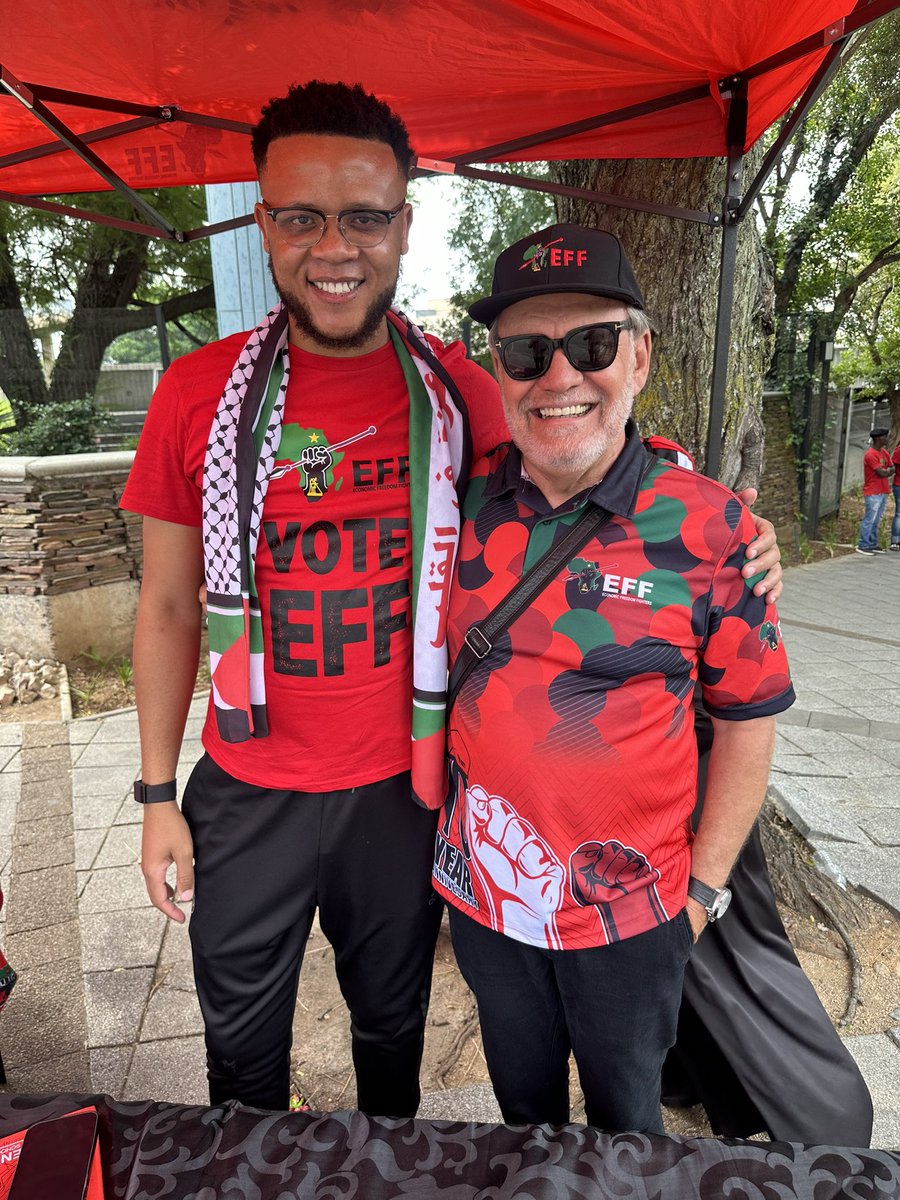 niehaus_carl's tweet photo. Our #EFFElectionCampaign today in Ward 90, in Johannesburg Sub-region B was a resounding success. What a great day we had! Large numbers of new @EFFSouthAfrica members signed up, swelling the ranks of our Fighters. The buslists for the EFF Gauteng Provincial Manifesto on the 2nd of May, at Dobsonville Stadium are now overflowing. Once again today it was clear that the #EFF is on the march, and that this year of #2024IsOur1994!
#VivaEFF! βπΎ
#VoteEFF! βπΎ
#JuliusMalemaForPresident! βπΎ
A LUTA CONTINUA! βπΎ