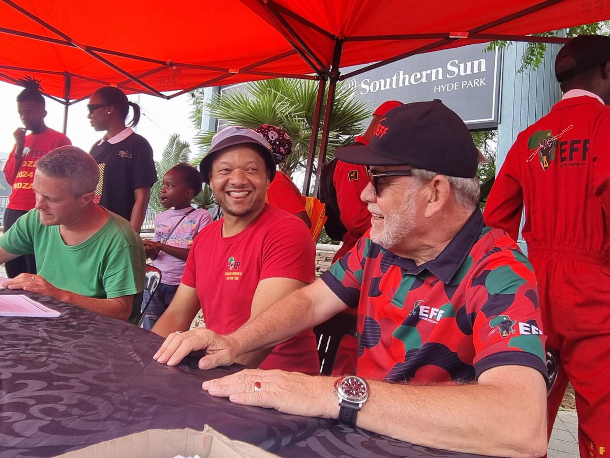 niehaus_carl's tweet photo. Our #EFFElectionCampaign today in Ward 90, in Johannesburg Sub-region B was a resounding success. What a great day we had! Large numbers of new @EFFSouthAfrica members signed up, swelling the ranks of our Fighters. The buslists for the EFF Gauteng Provincial Manifesto on the 2nd of May, at Dobsonville Stadium are now overflowing. Once again today it was clear that the #EFF is on the march, and that this year of #2024IsOur1994!
#VivaEFF! βπΎ
#VoteEFF! βπΎ
#JuliusMalemaForPresident! βπΎ
A LUTA CONTINUA! βπΎ
