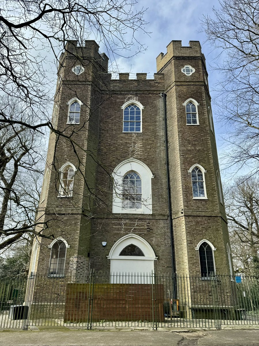 nikmortimer's tweet photo. Spent today walking from Woolwich to Falconwood on the first stretch of the Capital Ring, a 78km walking route around London. Fascinating way to explore the city and see things I didn’t know exist. Wouldn’t have known about it if it wasn’t for @TheBrokedownPal. Only 68km to go! https://t.co/gZc7NhgFvr