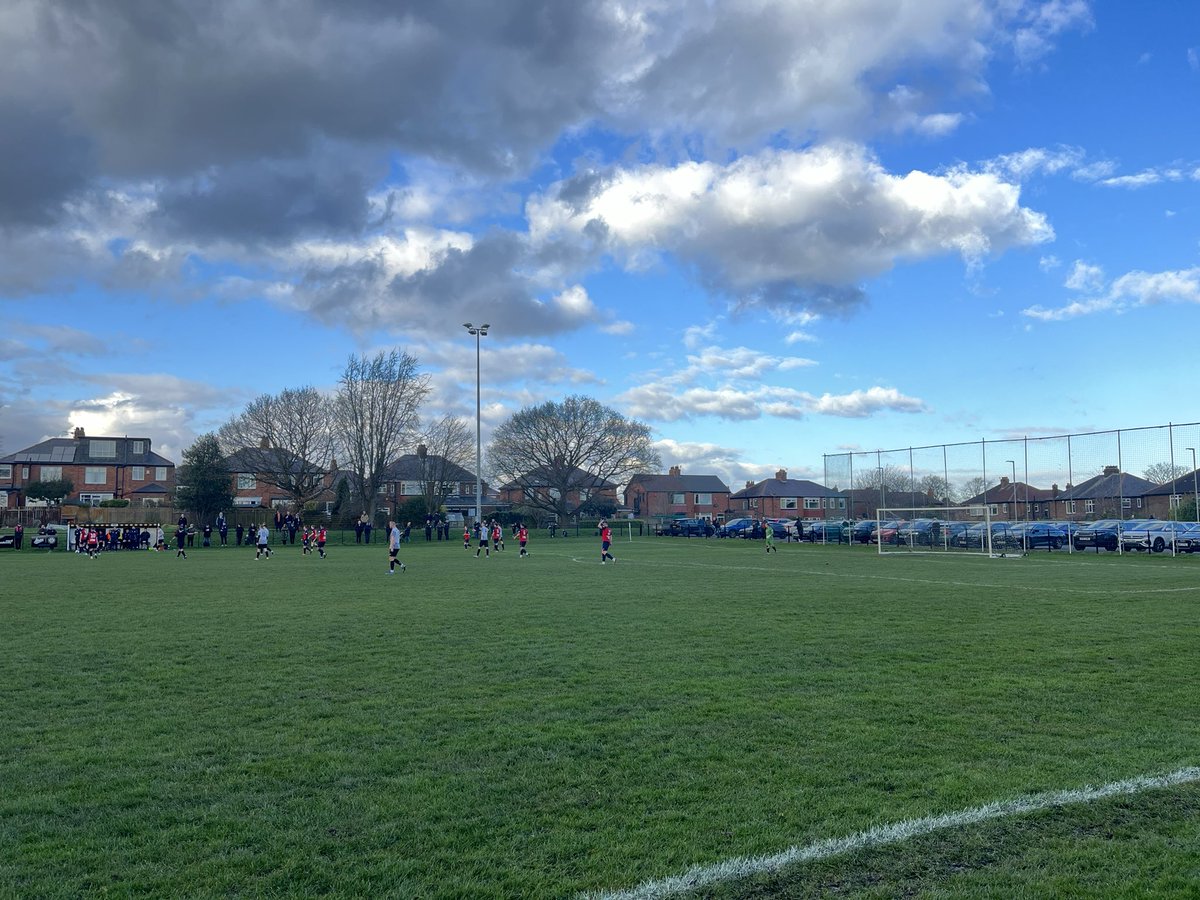 A fine game at Grounsell Park seeing @Heatonstan winning 3-1. #ENLScores