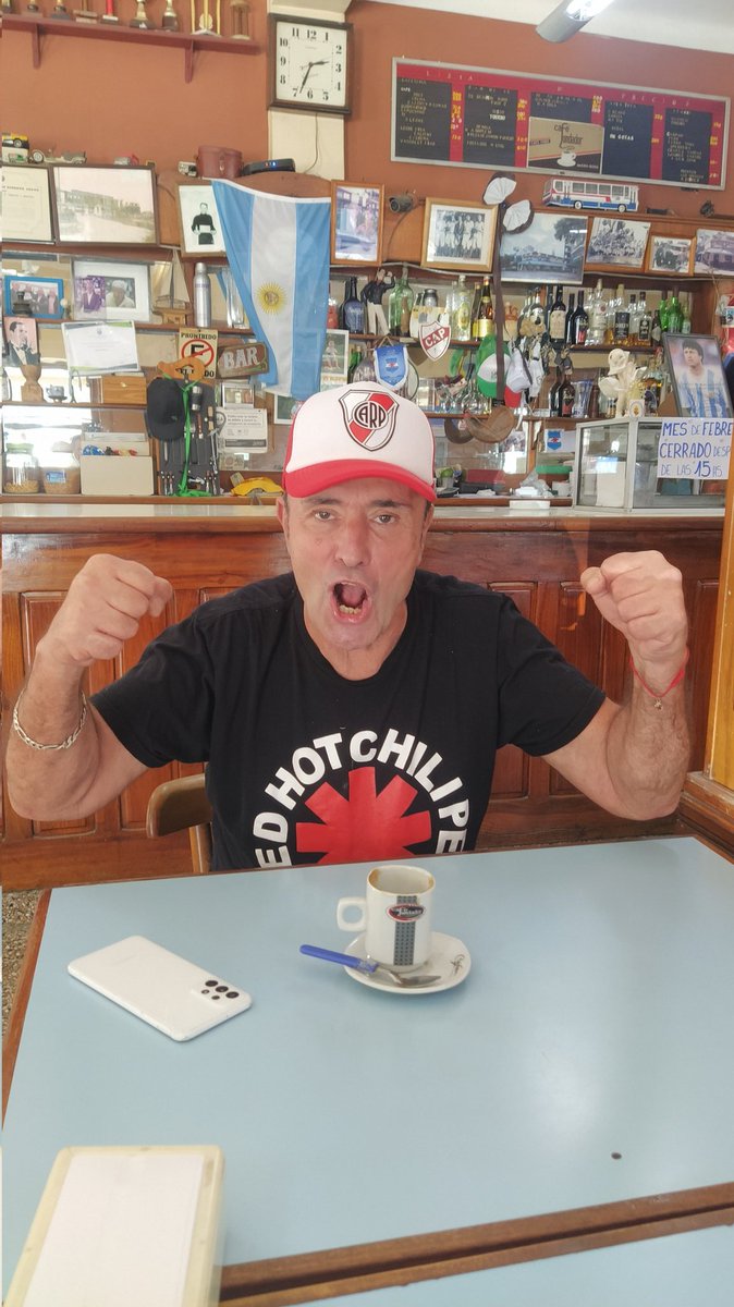 ¡Atención Monumental! 🔴⚪📢

Me queda una entrada y te la quiero regalar.

Dale like, retuiteá y respondé usando #YoEscuchoALito:

¿Cuál fue el gol más lindo de la historia del superclásico? ✍️

A las 21 anuncio ganador/a

¡Vamos River carajo! ❤️