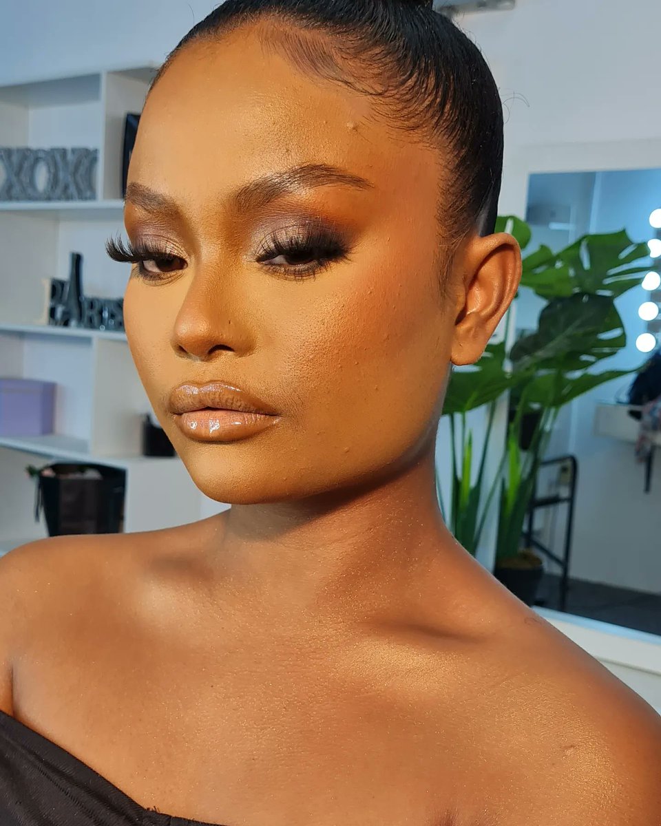 _SakuraBeauty_'s tweet photo. Old but Gold ✨️ Currently taking bookings for March 2024

🔗 Click the link in bio for bookings 📅 

Stay tuned for more

#trinimakeupartist #trinidadmakeupartist #Makeupartist https://t.co/tH7OG6lIWJ