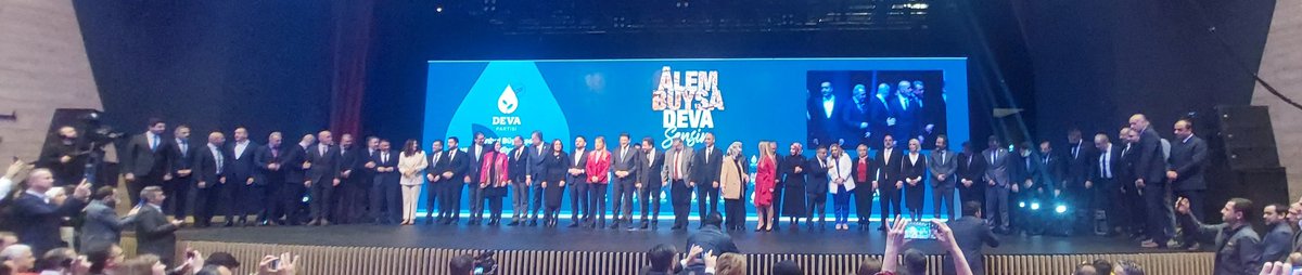 DEVA Partisi Istanbul da liyakatli ve dürüst kadroları ile sahneye çıktı. Başta il bsk. <a href="/A_HakanAgaoglu/">Ali Hakan Ağaoğlu</a> ,IBB Bşk. Adayımız <a href="/avidrissahin/">Av. İdris Şahin</a> , Gen. Bsk <a href="/alibabacan/">Ali Babacan</a> ve tüm DEVA kadrolarına teşekkür ediyoruz. <a href="/Mimarhasankeles/">Mimar Hasan KELEŞ</a> <a href="/hasankaraltr/">Hasan Karal</a> <a href="/elifesendeva/">Elif Esen</a>