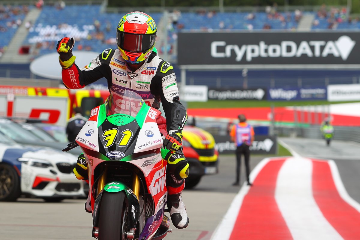 Yeeees, we know it's Monday again, but how about starting the week with the ✨pure joy✨of one of Miquel Pons' best moments in #MotoE? 🤩

#MondayMotivation