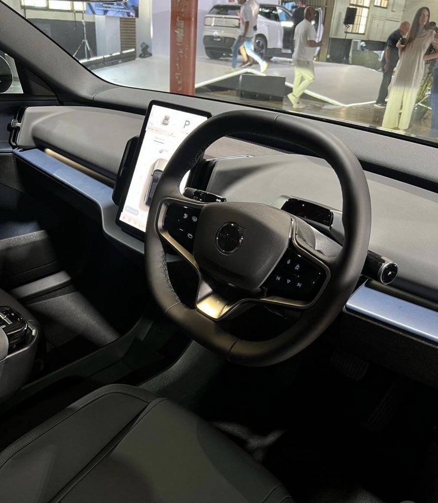Autoreview_za's tweet photo. We got to attend the launch of the new @volvocars EX30 it’s the most fastest production car for the brand 0-100km can be done in 3.6 seconds.

Priced at R775,900 which makes it the most affordable EV in South Africa. https://t.co/Q6D9ZNXWcL