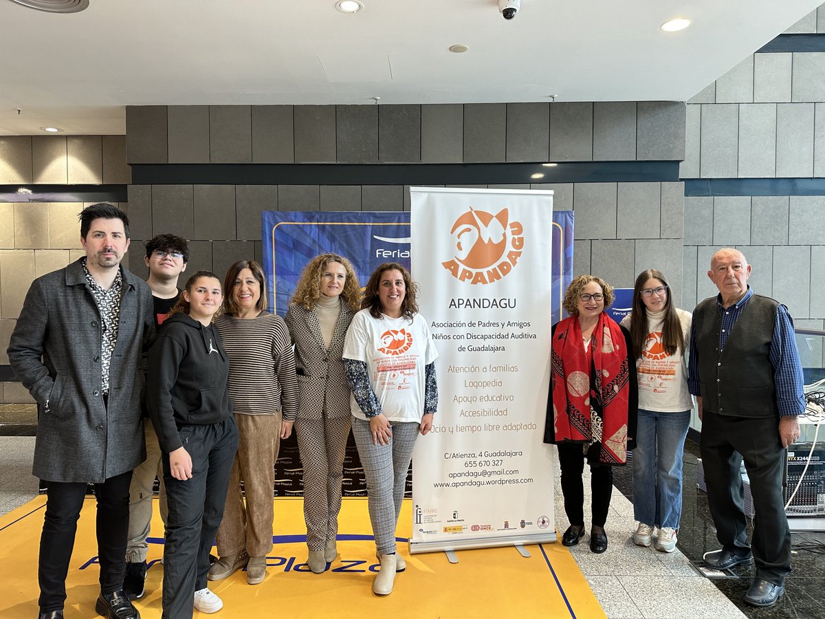 👉 Nada más esclarecedor que las experiencias en primera persona. Como las que ayer ofrecieron 4 personas con implante coclear en <a href="/FerialPlaza/">CC Ferial Plaza</a> y de la mano de <a href="/Apandagu/">Apandagu</a>, dentro de las actividades del Día del Implante Coclear

👉 Allí estuvo la delegada de Sanidad, <a href="/Pilar_Cuevas/">Pilar_Cuevas</a>