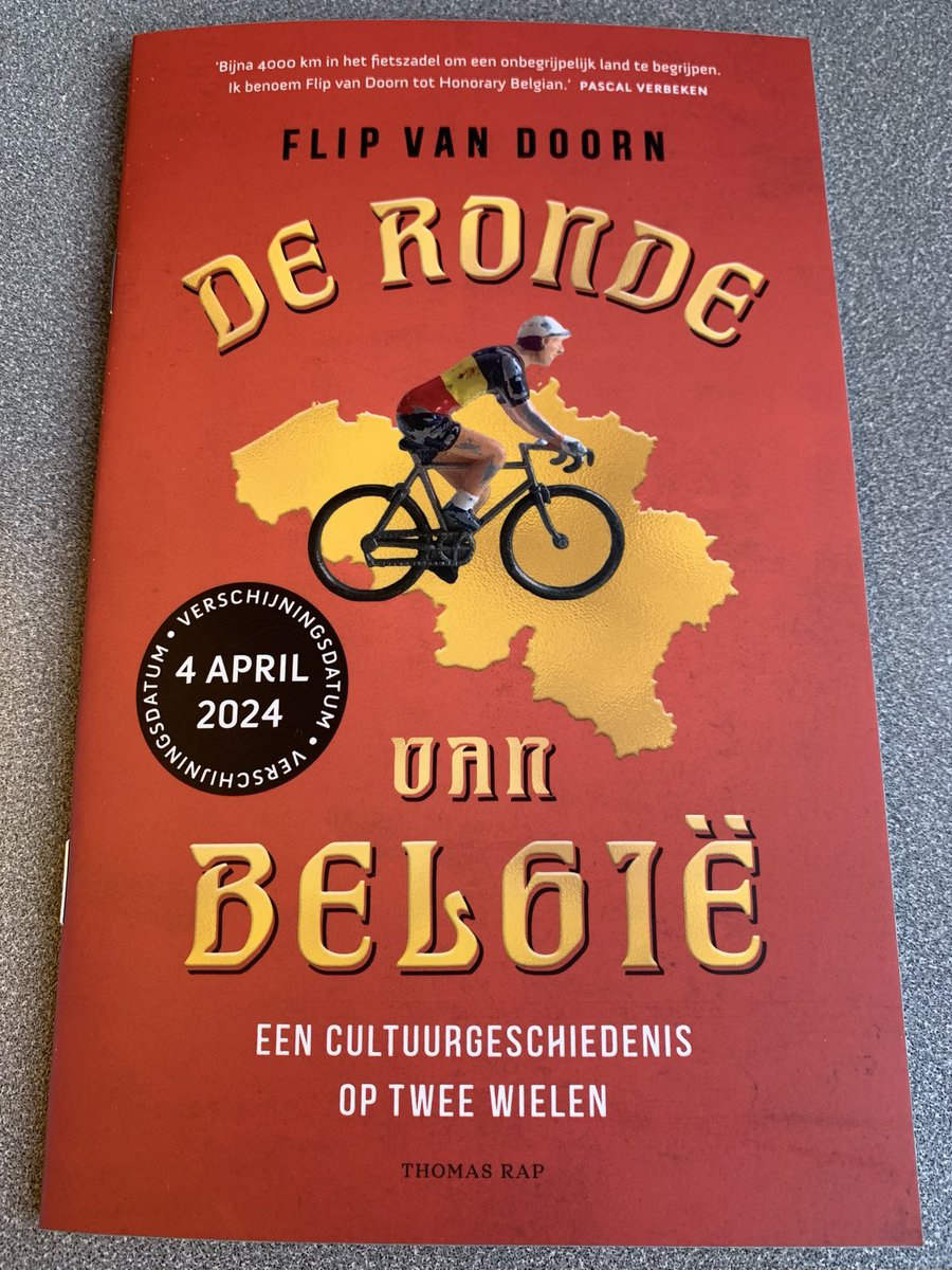 dietoer's tweet photo. Bijna 4000 km fietste Flip van Doorn door België om het land, zijn geschiedenis en bewoners beter te begrijpen. Vandaag werden de routes voorgesteld op de Fiets &amp; Wandelbeurs in Utrecht, alle info op https://t.co/uifw6OUkNJ. Begin april komt het langverwachte unieke boek uit. https://t.co/iCtPshrAPp
