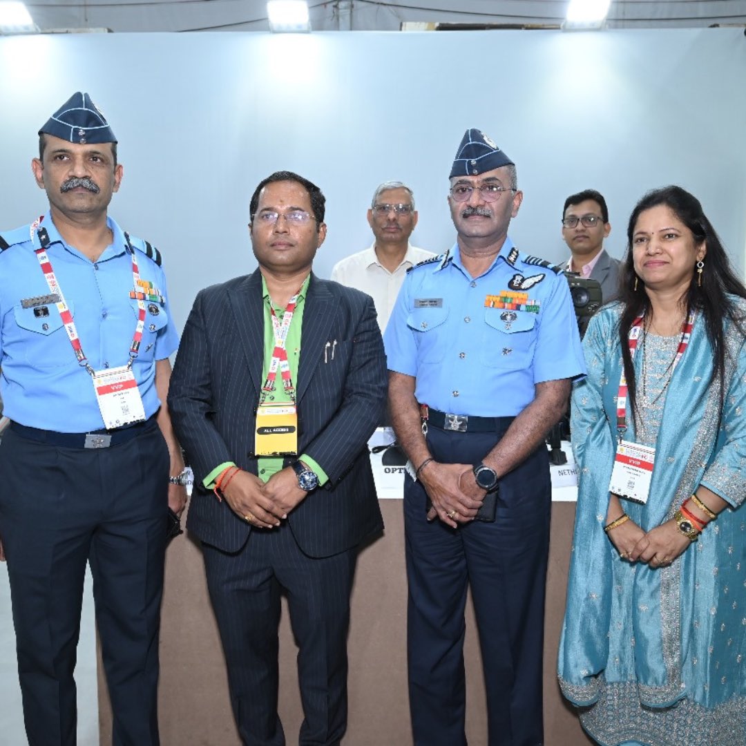 Nibe_Limited's tweet photo. What an incredible day at #MaharashtraMSMEDefenceExpo! Honored to have Ganesh Ramesh Nibe, Chairman of NIBE Limited, share his inspiring insights. We witnessed overwhelming attraction, filling us with gratitude. Excited for the next two days of innovation and collaboration! 

#NibeLimited #Maharashtra 
@MSMEDefenceExpo @MahaDGIPR @maitri_ifc @indiannavy @larsentoubro