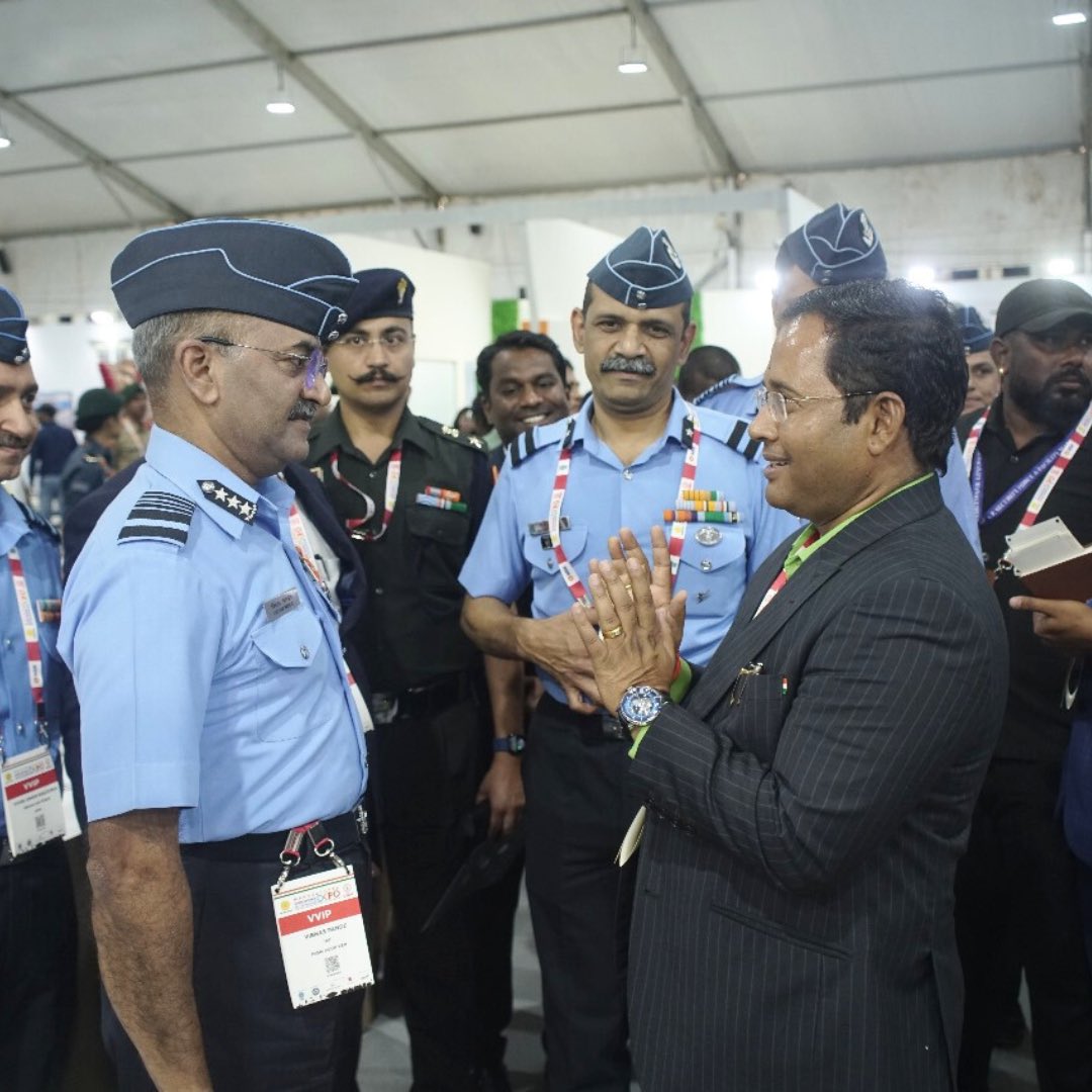 Nibe_Limited's tweet photo. What an incredible day at #MaharashtraMSMEDefenceExpo! Honored to have Ganesh Ramesh Nibe, Chairman of NIBE Limited, share his inspiring insights. We witnessed overwhelming attraction, filling us with gratitude. Excited for the next two days of innovation and collaboration! 

#NibeLimited #Maharashtra 
@MSMEDefenceExpo @MahaDGIPR @maitri_ifc @indiannavy @larsentoubro