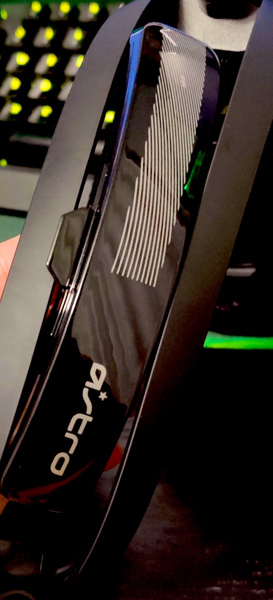 Nicole (@blo0dynora) on Twitter photo Never did I imagine I'd be placing a microfiber cloth on top of my head to wear my BRAND NEW LESS THAN 24H HEADSET 😡 why won’t this click 😩 <a href="/ASTROGaming/">ASTRO Gaming</a> any ideas? Never did I imagine I'd be placing a microfiber cloth on top of my head to wear my BRAND NEW LESS THAN 24H HEADSET 😡 why won’t this click 😩 <a href="/ASTROGaming/">ASTRO Gaming</a> any ideas?