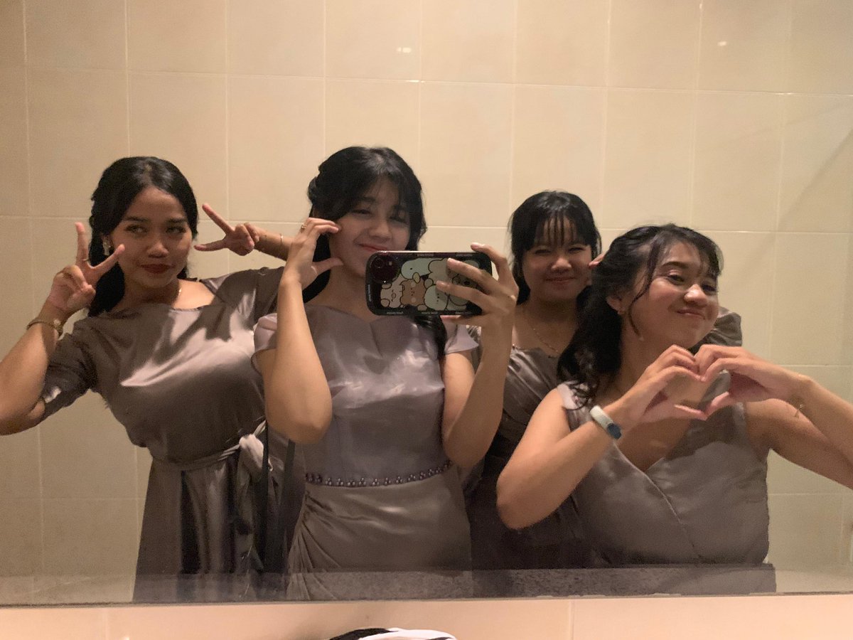 anayadtiv's tweet photo. Real definis cegil (mereka @keveenaa @je_rezin) https://t.co/K7WO4NWdQy