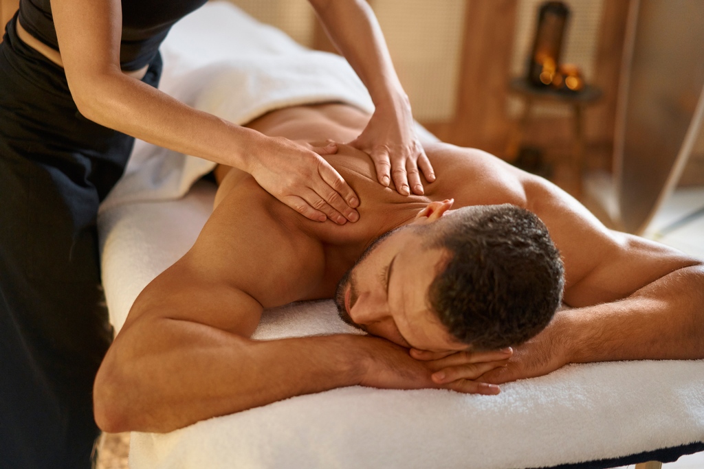 There's only a few days left to take advantage of our Beat the Winter Blues Massage Specials!👀 Purchase a 60-minute session for only $69 OR Purchase a 90-minute session for only $99!

Book Now: bit.ly/NUMassage