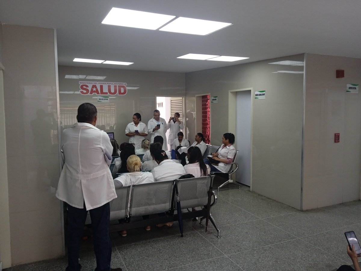 Se realiza Jornada Cientifica de Historia en la brigada #LosFloresDeCatia con la participacion del 100%de los colaboradores #CubaViveEnSuHistoria #EstaEsLaRevolucion #CubaPorLaVida #CubaCoopera 
<a href="/Colaboracionqba/">Unidad Central de Cooperación Médica 🇨🇺</a>
<a href="/DcMedica/">Misión Médica Cubana en el Distrito Capital</a>
<a href="/Cubacooperaven/">Brigada Médica Cubana en Venezuela</a>
<a href="/HerreraJulio89/">Julio Herrera</a>