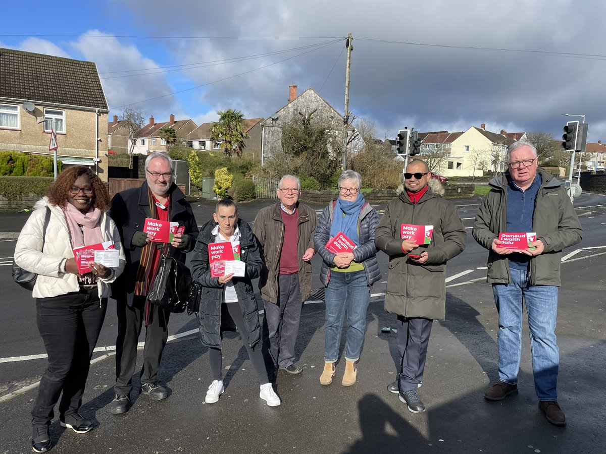 Great to be out on the #LabourDoorstep in Penderry Ward today! Really positive response from local residents 🏴󠁧󠁢󠁷󠁬󠁳󠁿🌹