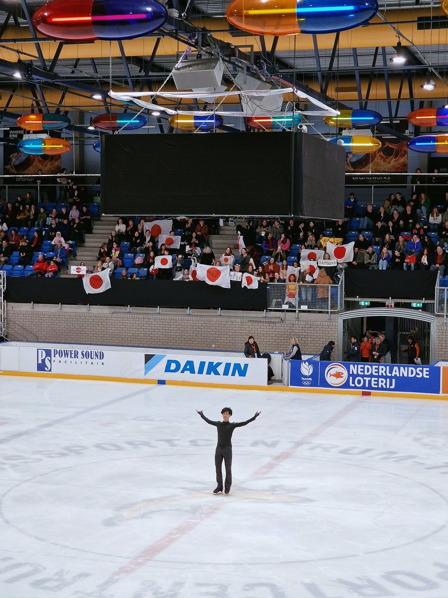 nibelreactor's tweet photo. what's up sluts! i still love figure skating with all of my little heart https://t.co/H5YrT1RXob