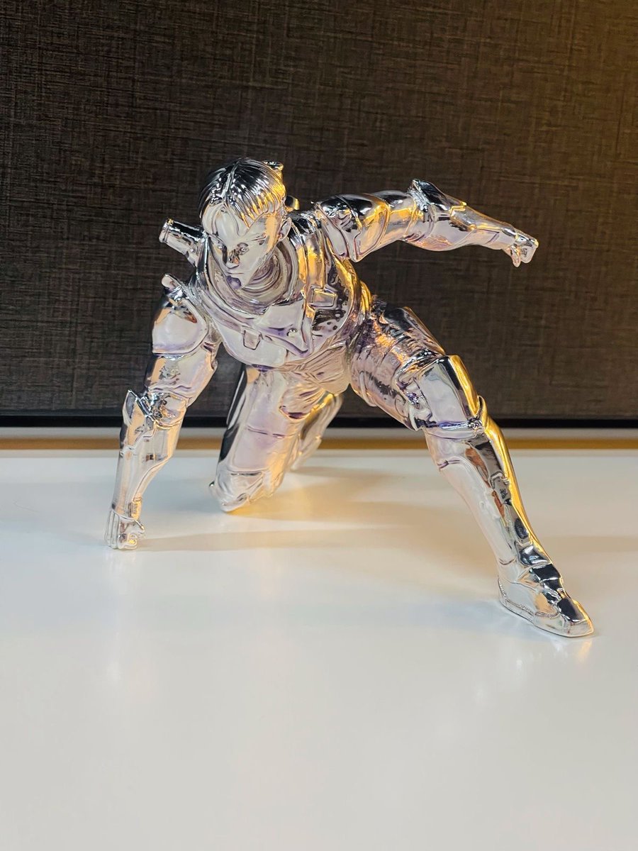 What do you Legends think of this amazing <a href="/metalegendsnft/">Meta Legends</a> statue?

Very shiny ✨

#GoLegends