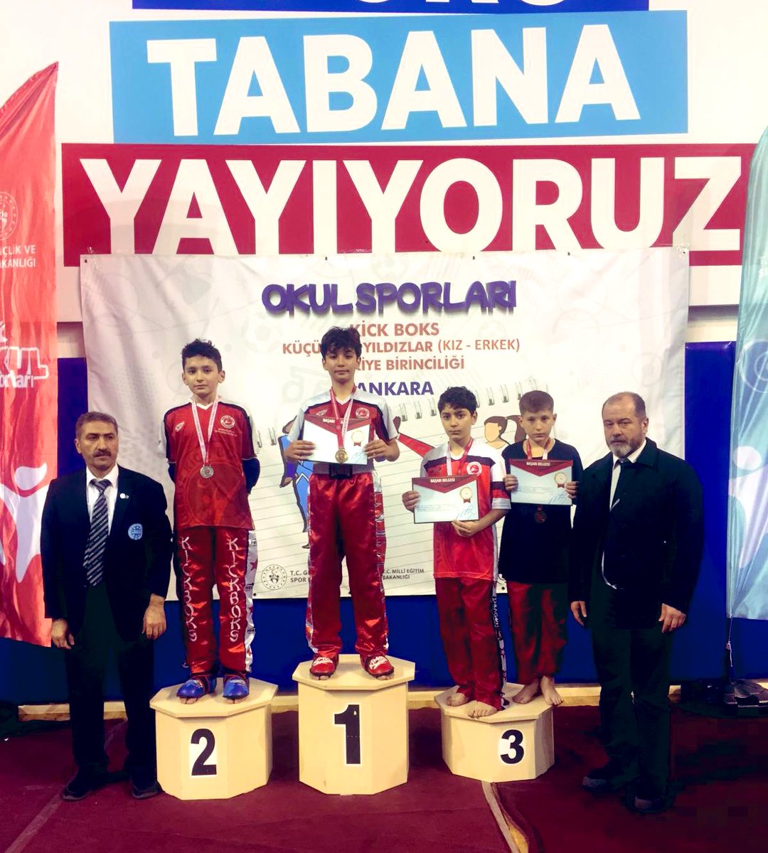 Muratkickboks1's tweet photo. 21-24 Şubat 2024 tarihleri Arasında Ankara’da yapılan  Okul sporları Türkiye Kick Boks Şampiyonası’nda GÜNGÖREN rüzgârı esti
sporcularımız minik Erkek
 47 kg 1.🥇yağız Ali Yerek tüm rakiplerini yenerek (Altın)Minik Erkek42 kg 2🥈Eymen Anıl Durur  Gümüş Madalya Kazandı.#KickBoks https://t.co/2Bs5dM043G
