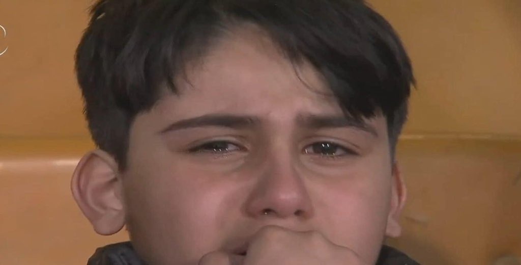 _GoLearnEjaz_'s tweet photo. Lahore Qalandar fans rn😭 https://t.co/JaoBowVJMW