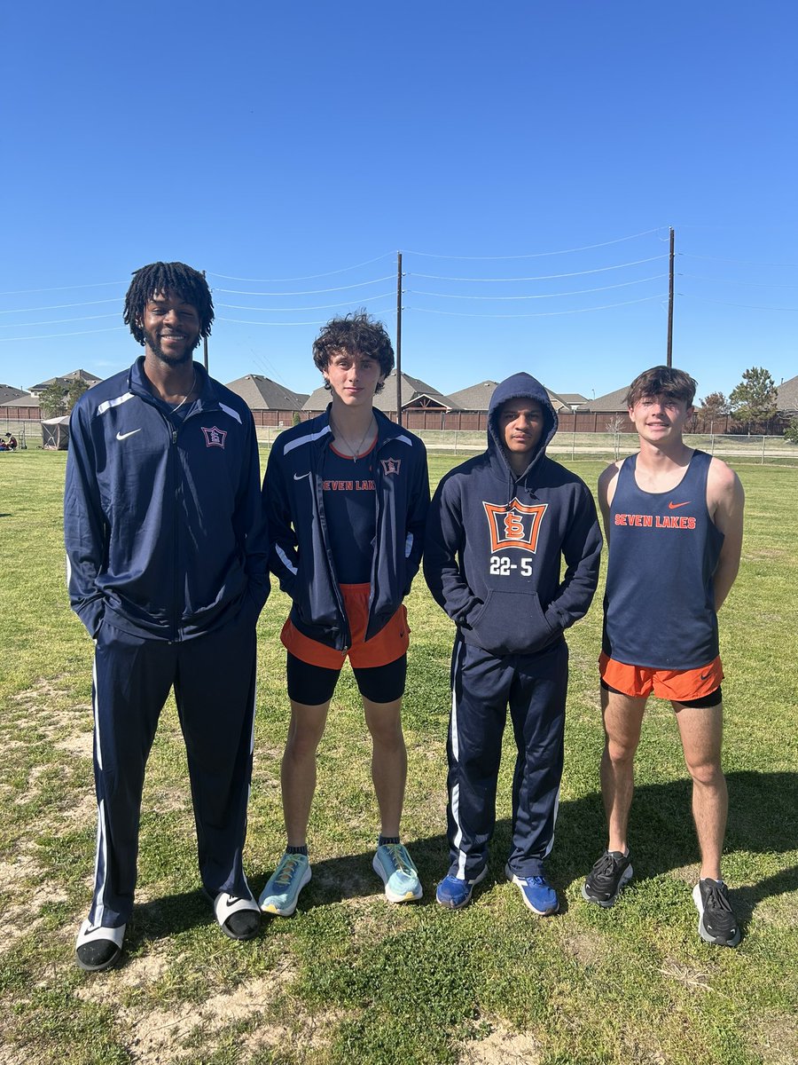 3:32.12 for Sprint Medley today at Bubba Fife - school record for Antoine Hooks, Eli Saltzman, Donye Lake, and Matt Montgomery 🔥🔥🔥