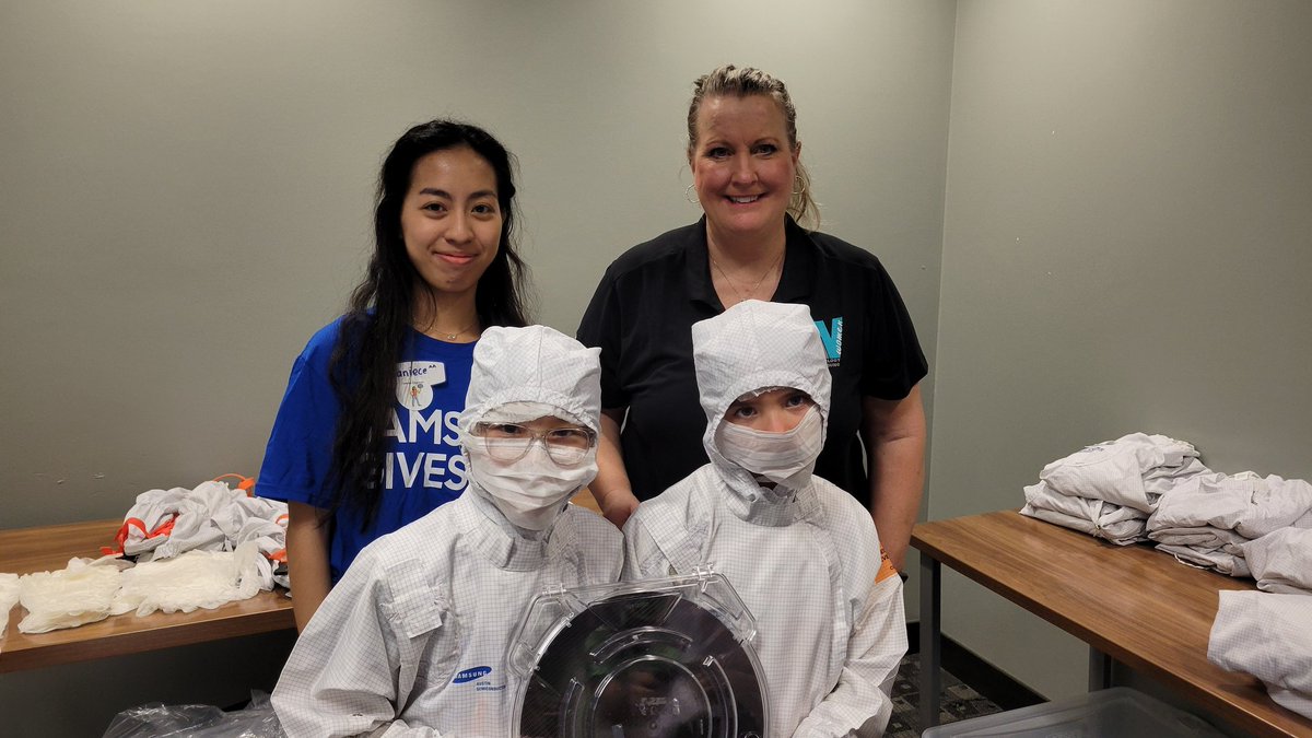 SamsungAustin's tweet photo. We're at #UTGirlDay. Stop by our room at the ETC 2.140 and learn about circuits! The kids can even dress up in our clean room suits. #SamsungGives https://t.co/l5cQsaSwrr