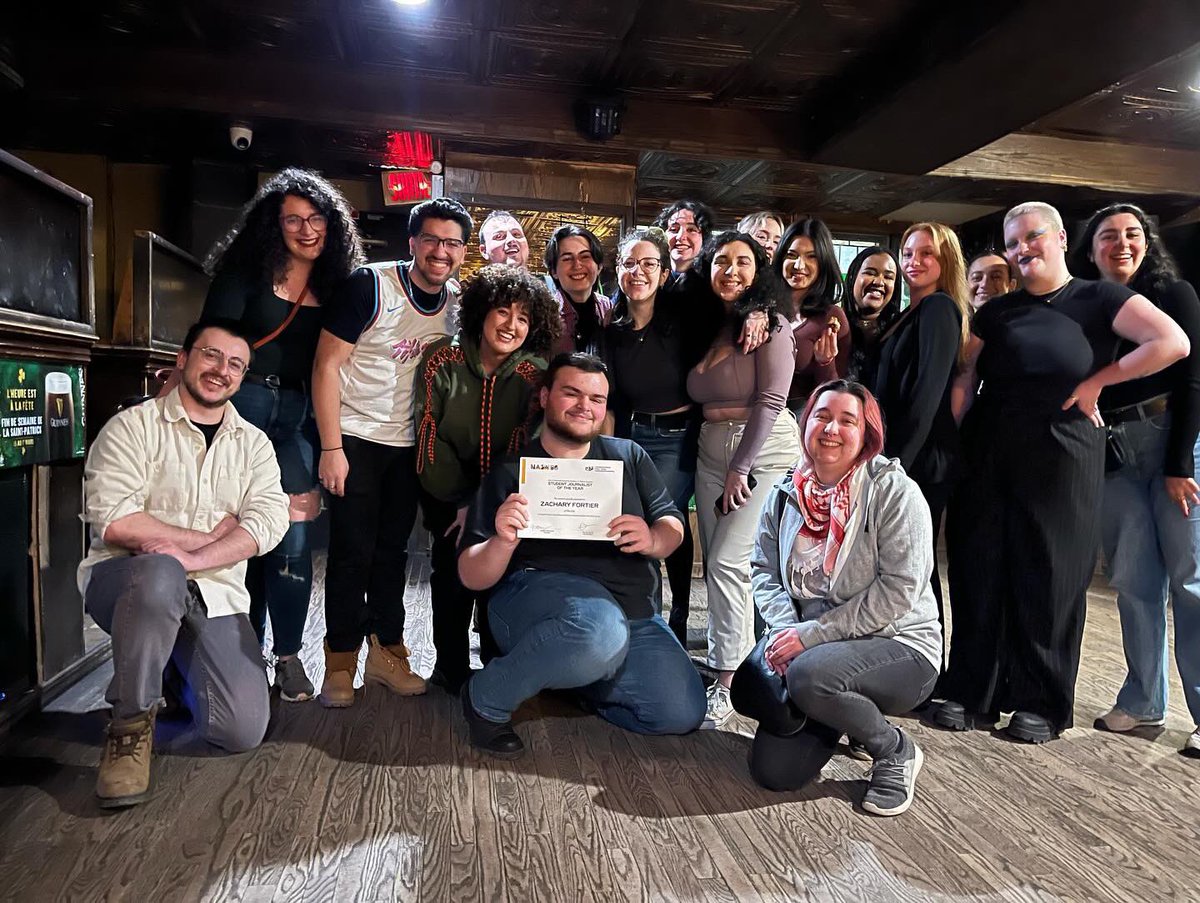 ZachFortierMTL's tweet image. Beyond grateful for the incredible @Linknewspaper team throwing me a surprise party to celebrate our win at @nashconference. Winning Student Journalist of the Year would not have been possible without the tireless work of these student journalists. J’vous adore 💗💗💗