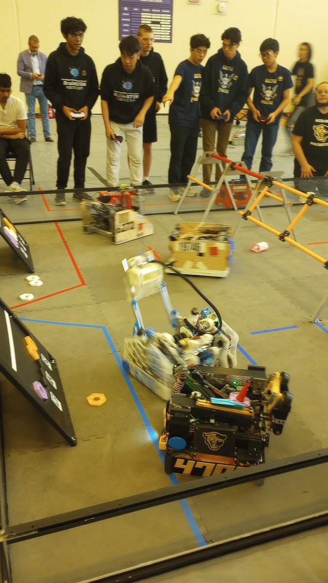 RoboticsFun's tweet image. Volunteering at @FTCTeams central championship, exciting matches