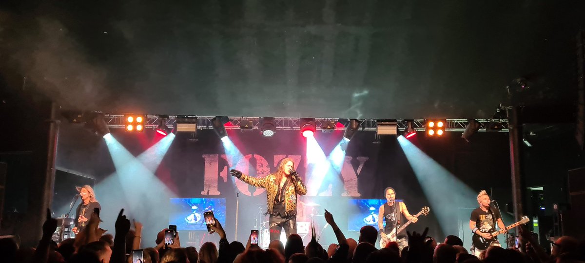 Atanyar_'s tweet photo. Amazing time seeing @FOZZYROCK tonight. 4th time and the best they've ever been! Thanks guys for the brilliant night! https://t.co/X3zhYRy1Uk