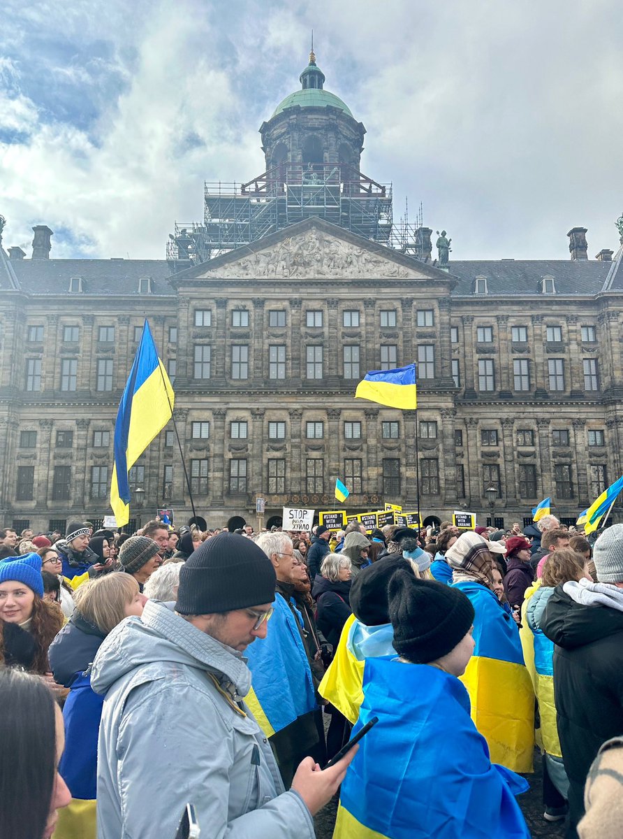 Prachtig om te zien dat het Nederlandse volk massaal achter Oekraïne 🇺🇦 staat. Slava Ukraini 🇺🇦 Heroyam Slava🇺🇦