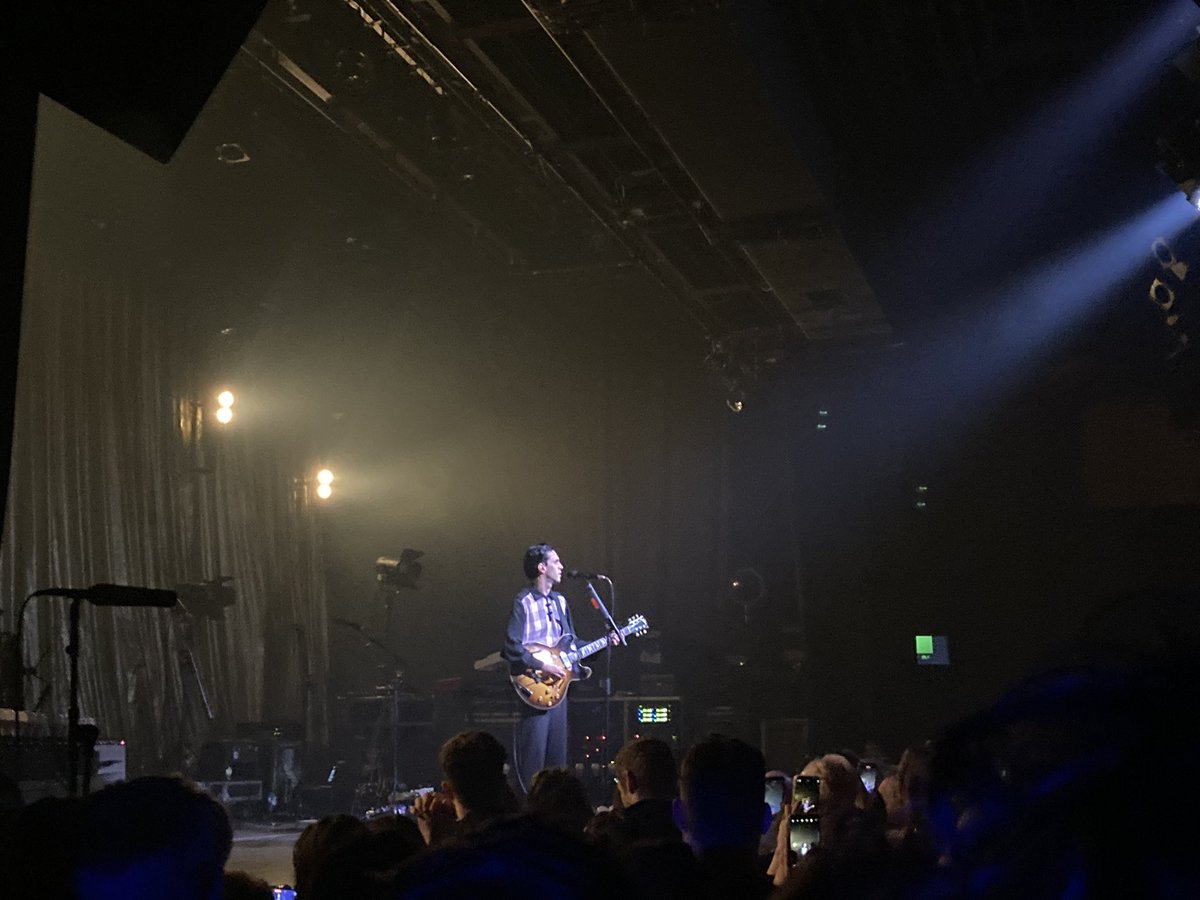 zzveny's tweet image. Jeune crooner de Nashville, @stephencsanchez
fait 1 bond dans les sixties avec sa voix profonde et sa présence sur scène.
Son 2e album #AngelFace est construit comme 1 ballade d'1 amour tragique. Cet #Elvis 2.0 est 1 artiste aux débuts très prometteurs au @Botanique ⭐️⭐️⭐️