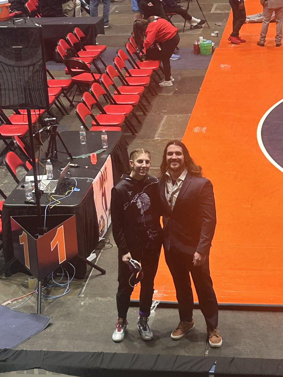 Congrats to Kahok Wrestler Taylor Dawson and Coach May. Taylor placed 2nd in the IHSA State Finals suffering her only loss of the season in her final match! Great season Kahoks 🟣⚪️ #thekahokway