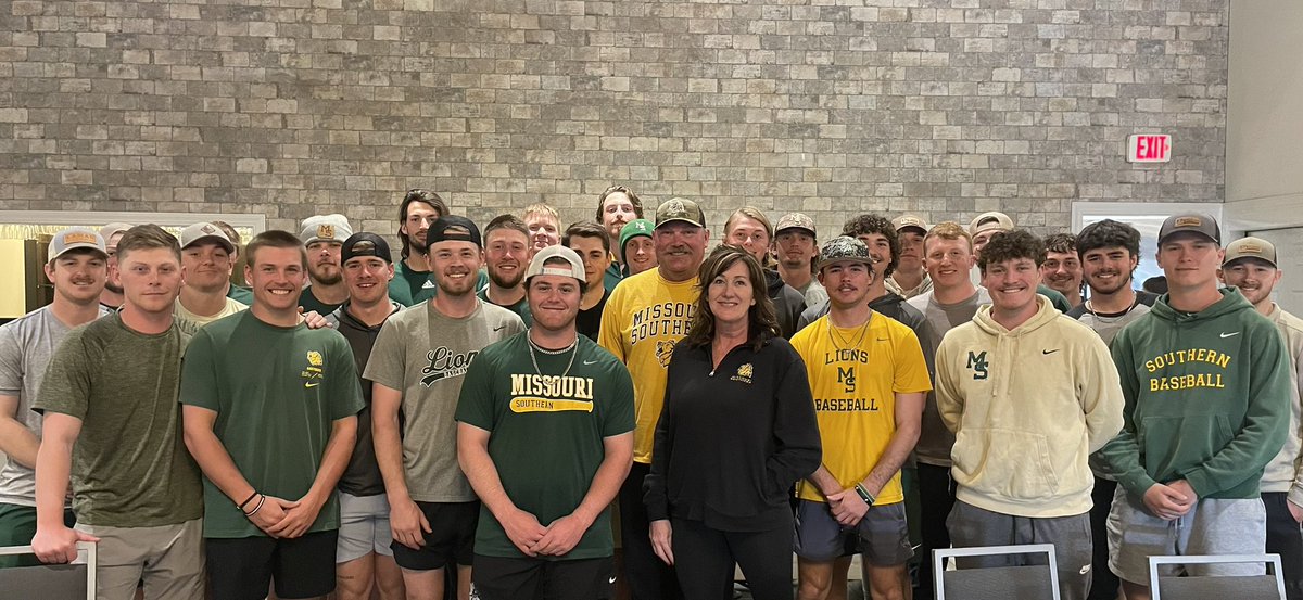 A big thank you to Marc &amp; Connie Hultine for feeding the team tonight!