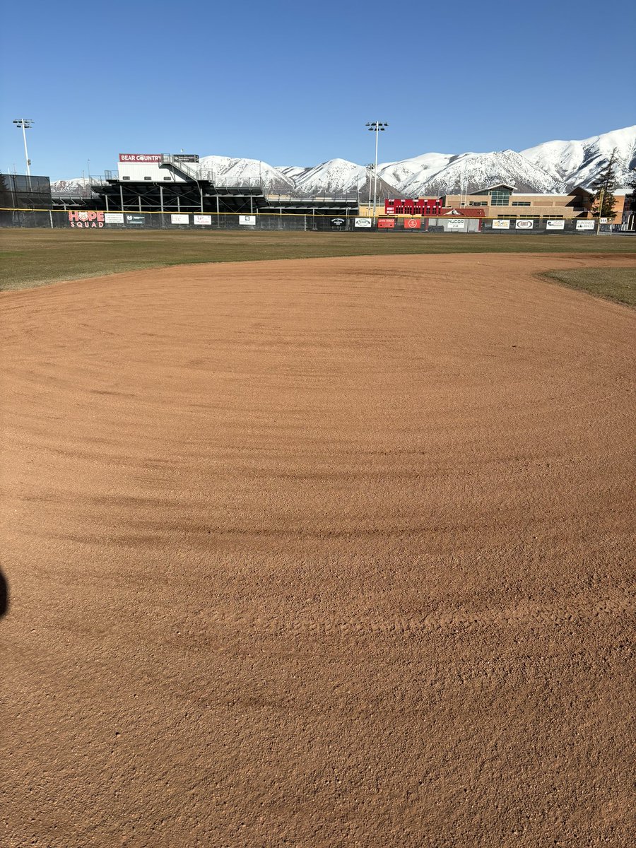 Coach Hawes tweet media