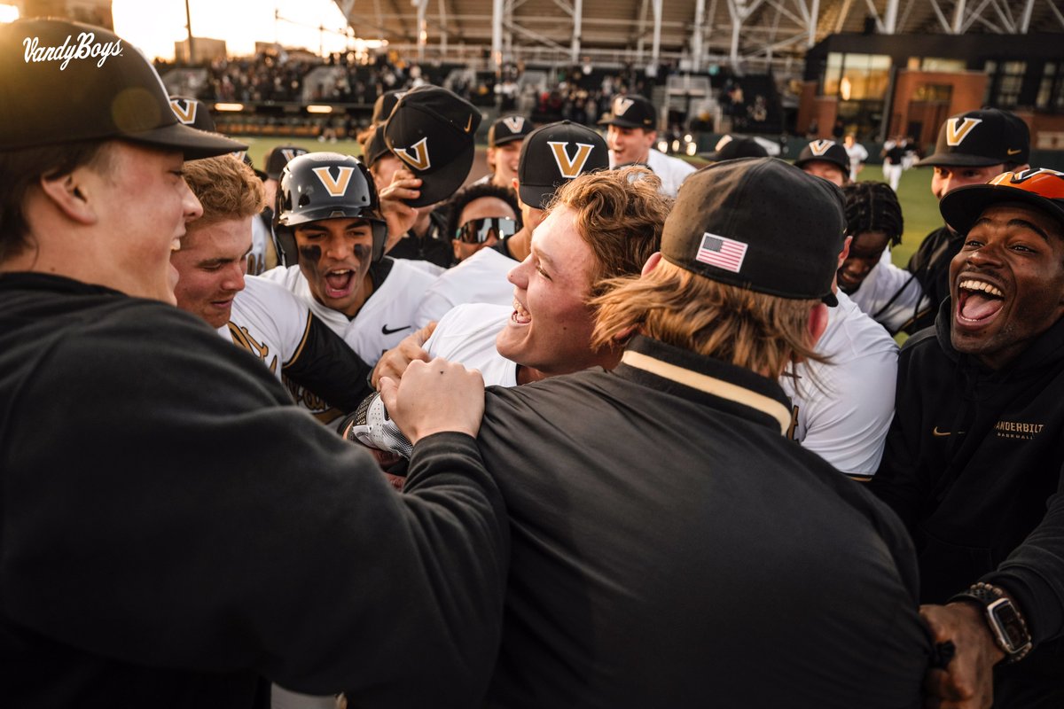 VandyBoys tweet picture