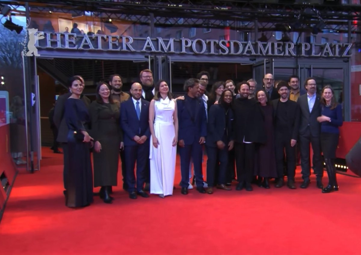 Qué emoción ver al dominicano Nelson Carlo de Los Santos brillar en Berlinale con nuestra película "Pepe"! Es el PRIMER latinoamericano en ganar a Mejor Director. Apoyar a nuestros realizadores siempre será un honor y compartir estos triunfos no tiene precio 🇩🇴#LaRepúblicaDelCine