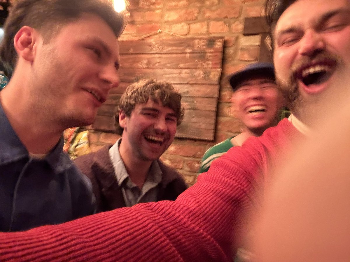 Nice one to everyone who showed up tonight at <a href="/HazlewoodHop/">Hop & Hazlewood</a> big ups to Baz and the staff who run an amazing little gaff and to <a href="/thepunchies/">The Punchies</a> top lads… also …. <a href="/shackites/">Shackites</a> in the hooouuse!!