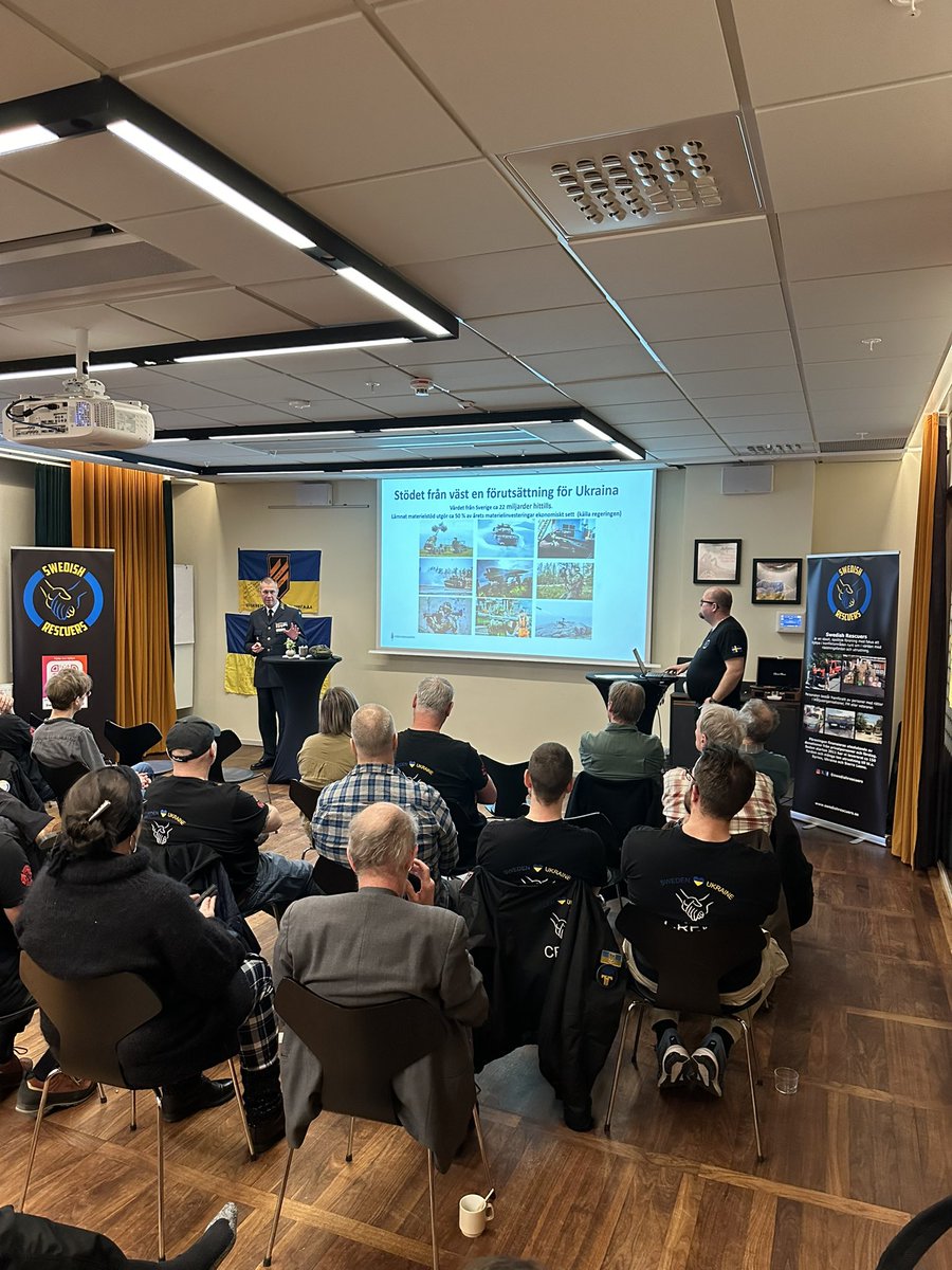 På tvåårsdagen samlade vi de flesta av våra volontärer och hade möjligheten att lyssna till många inspirerande föredrag. Tack till <a href="/Forsvarsmakten/">Försvarsmakten</a> #bridinghealthdevelopment <a href="/Dalle_SWEOD/">SWEOD</a> <a href="/a_plakhotniuk/">Andrii Plakhotniuk</a> <a href="/operationchange/">Operation Change</a> #StandWithUkraine