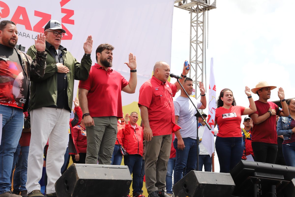 Hoy, junto a nuestro capitán <a href="/dcabellor/">Diosdado Cabello R</a>, juramentamos 1.416 Unidades Populares para la Paz en el estado Monagas y las primeras en Venezuela. Tenemos la responsabilidad de preservar la paz en cada comunidad, en cada territorio, en cada espacio.
