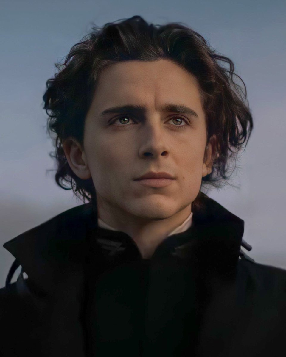 CultureCrave's tweet photo. Timothée Chalamet says #TheDarkKnight was the film that made him want to be an actor 

Despite Leonardo DiCaprio's advice of no superhero films, he'd consider starring in one if the script was great

(via @nytimes) https://t.co/JqllpfRufI