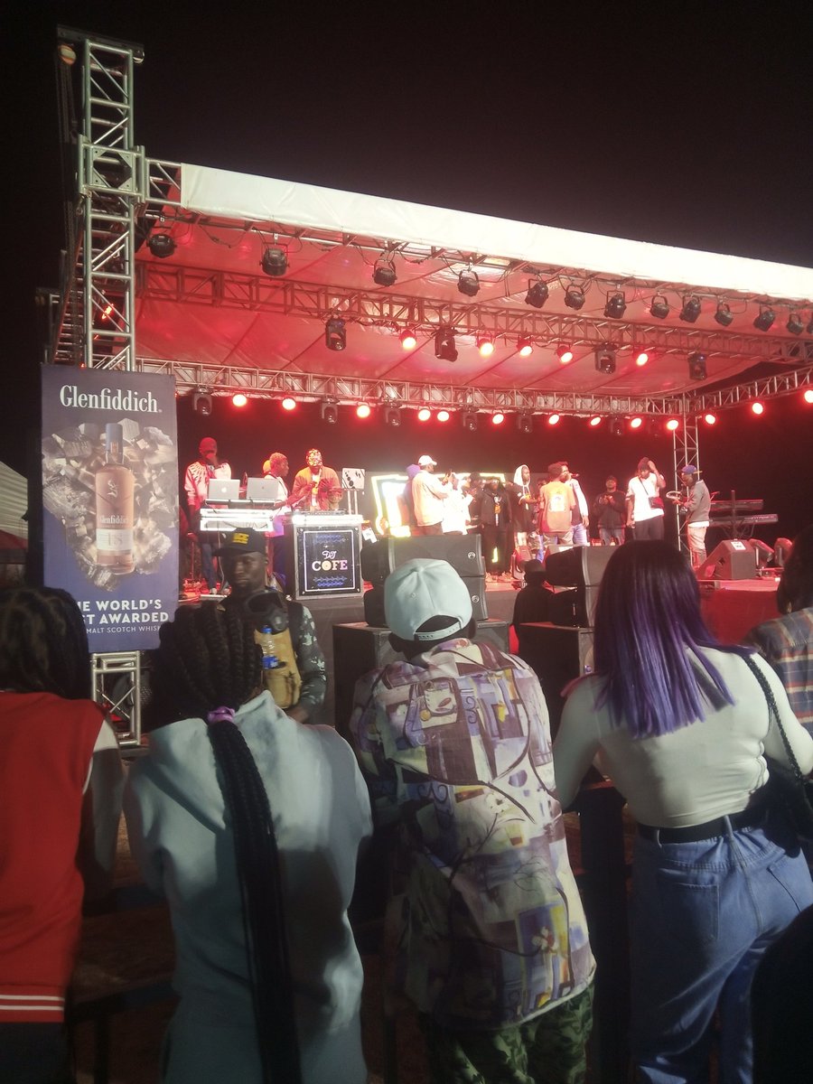 My_specc's tweet photo. MI officially kick starting the #RapBattleSession
#CreativesWillChangeAfrica
#IMFJos
#IMFRapBattleSession https://t.co/NA4HzNsC6h