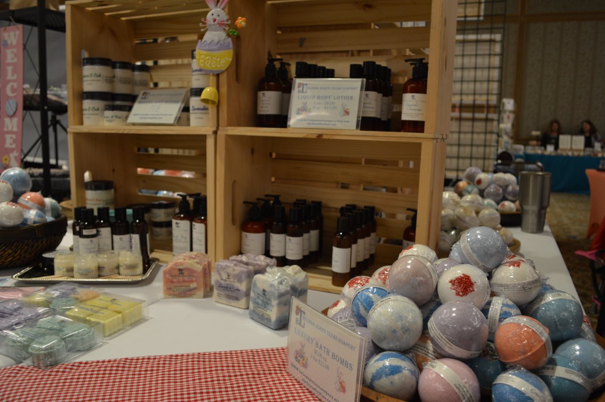 🌟 Explore pure luxury at the Galveston Craft Show! Indulge in handmade treasures like luxurious bath bombs, liquid body lotion, and more. Elevate your self-care game! ✨ #GalvestonCraftShow #LuxurySelfCare #LoveGalveston🛁